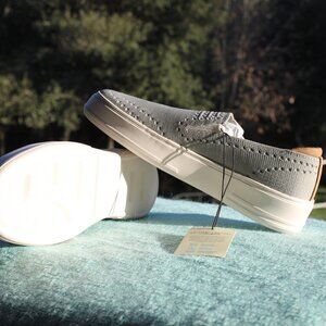 NWT Dearfoams Women’s Slip-On Loafers/Sneaker Gray Sophie Size 6